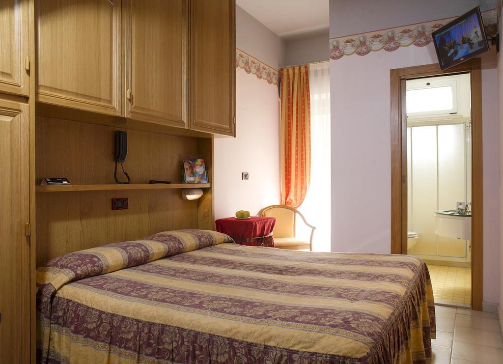 רימיני Hotel Kennedy מראה חיצוני תמונה